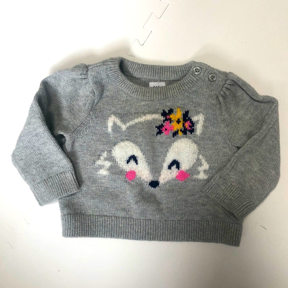 Adorable baby Gap gray Fox sweater 3-6 M